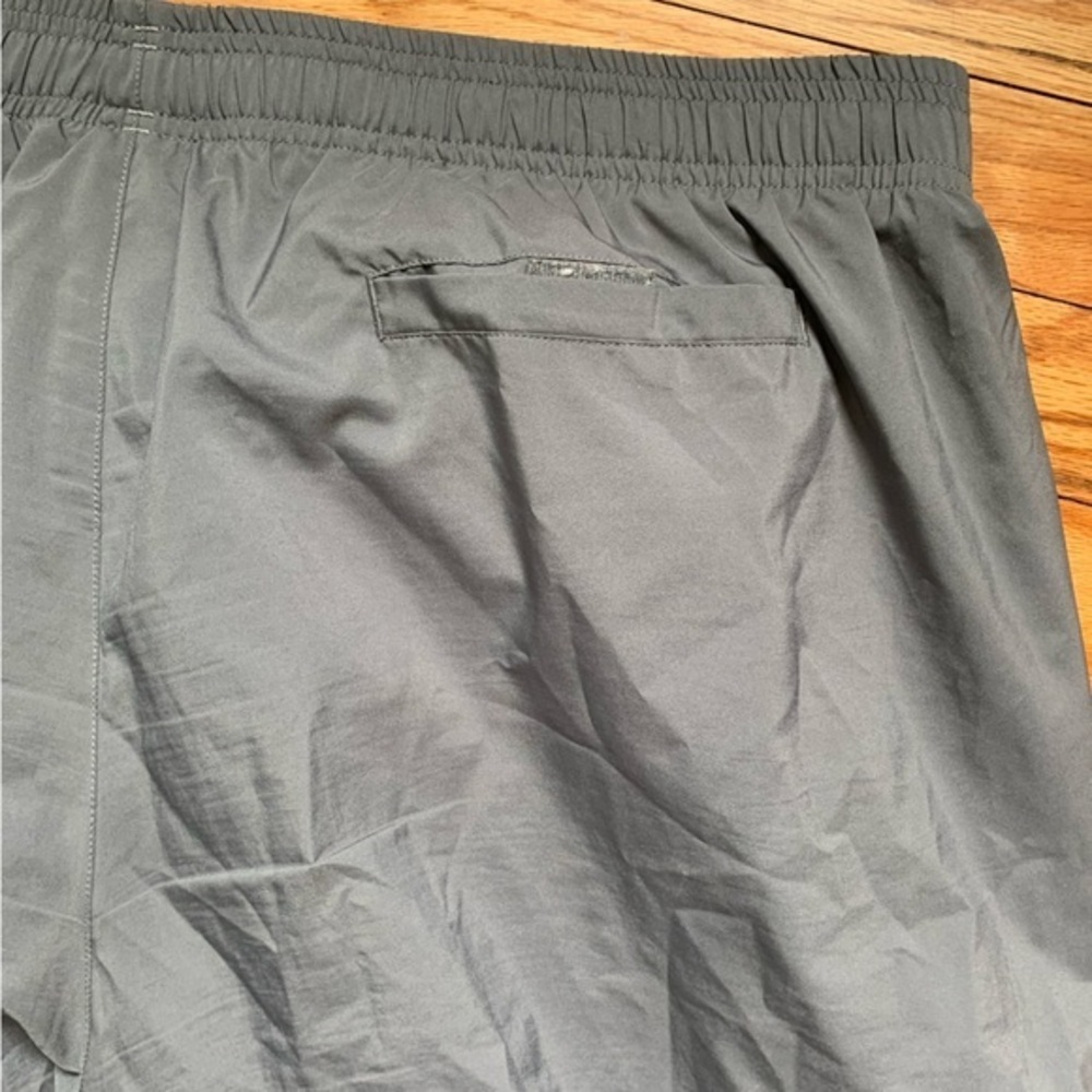 Reebok Size‎ XL SpeedWick 30” Inseam sweatpants with front and back pockets - Picture 9 of 9